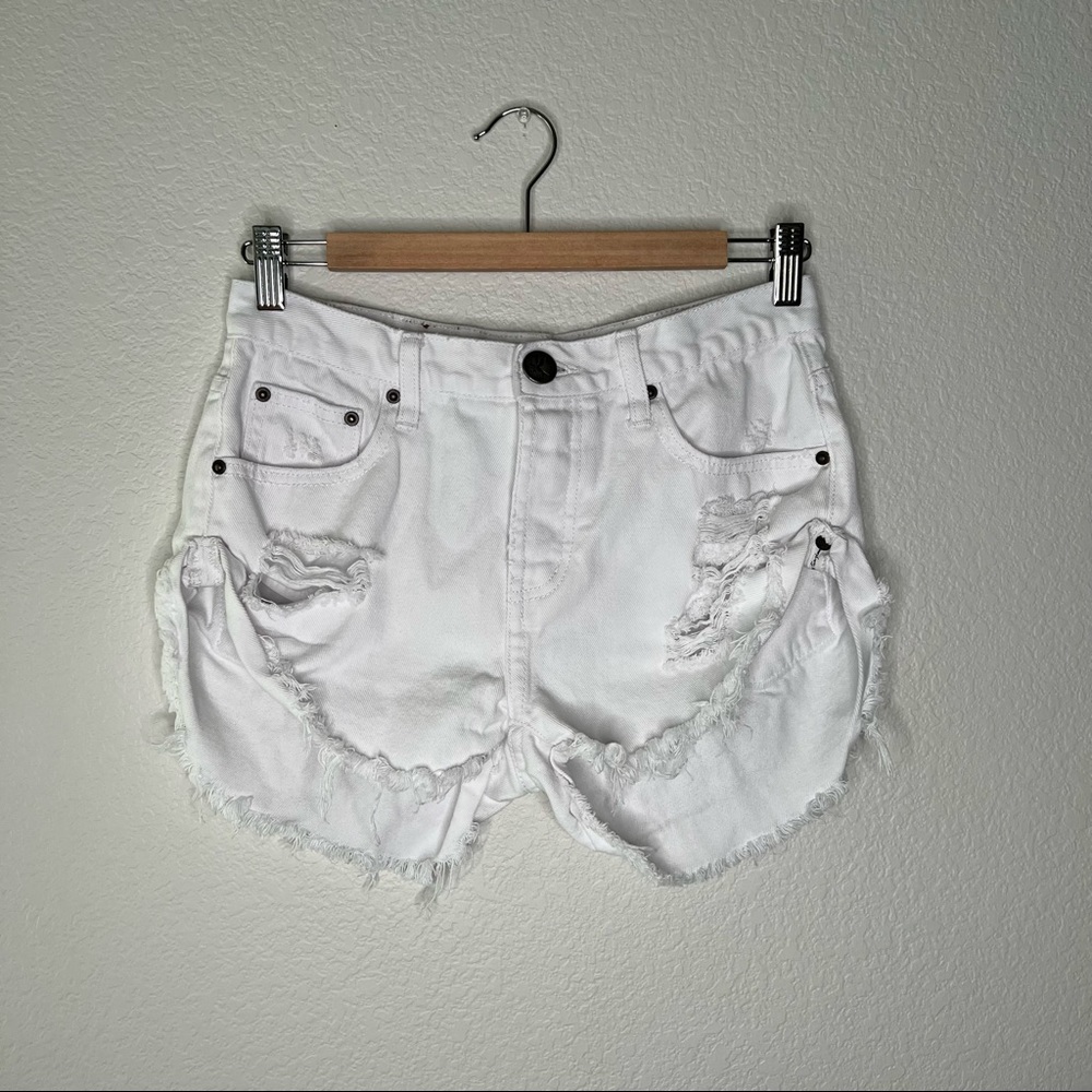 One Teaspoon Bandits white jean shorts size 24
